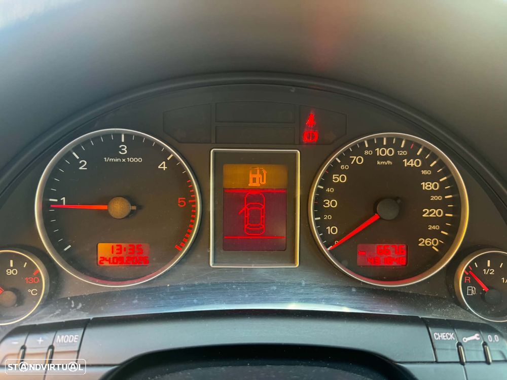 Audi A4 2.0 TDI S-line - 11
