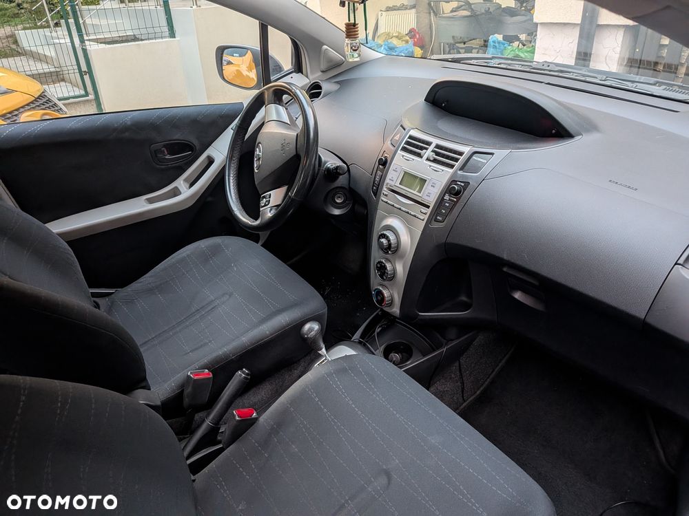 Toyota Yaris - 7