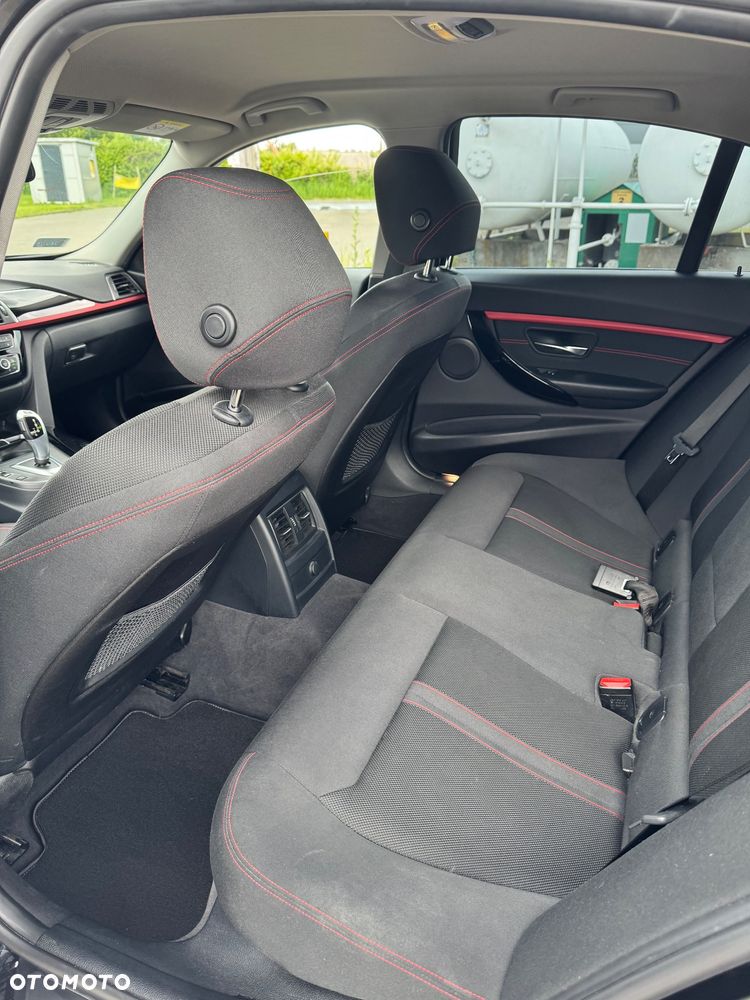 BMW Seria 3 318i Sport Line - 15