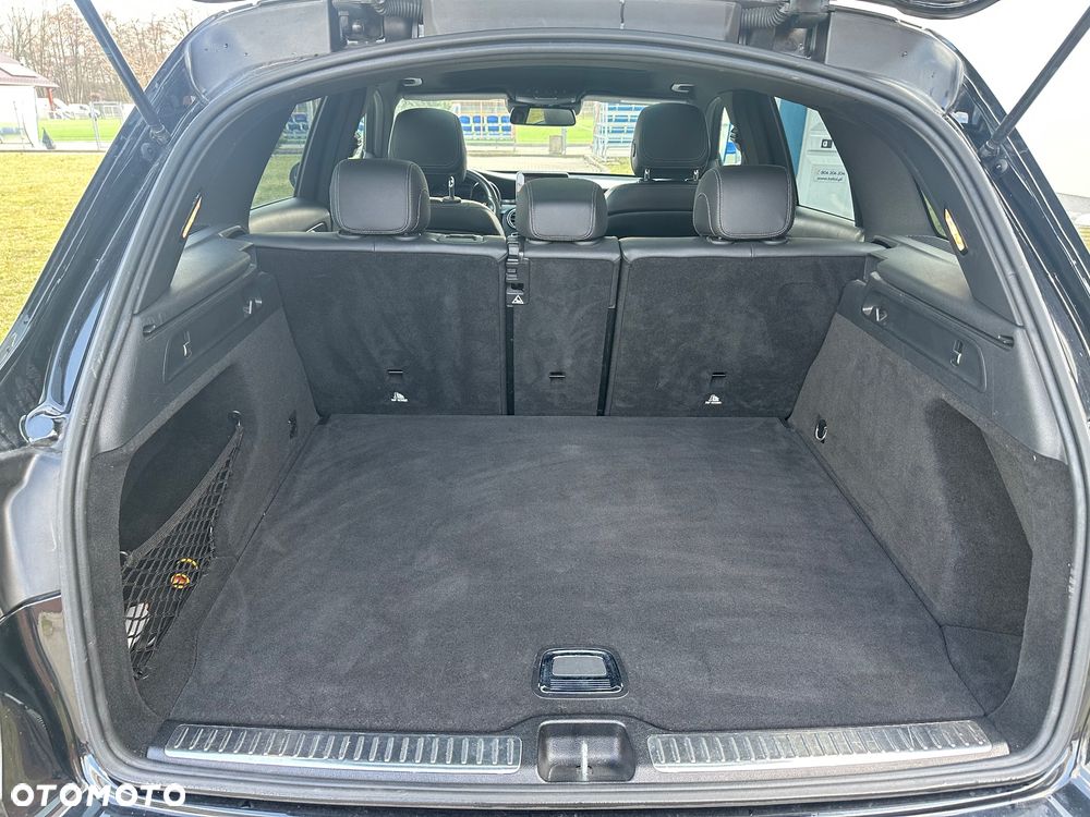 Mercedes-Benz GLC 250 4Matic 9G-TRONIC AMG Line - 12