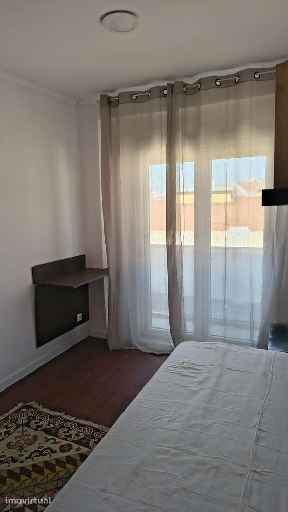 Quarto Individual com Varanda Arroios - Grande imagem: 2/9