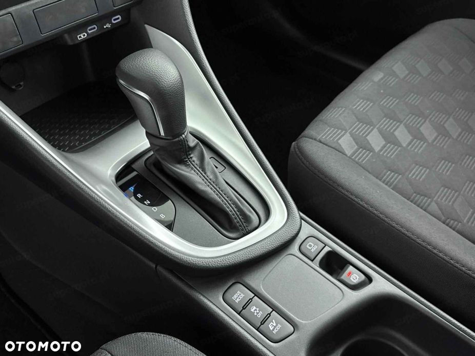 Toyota Yaris - 17