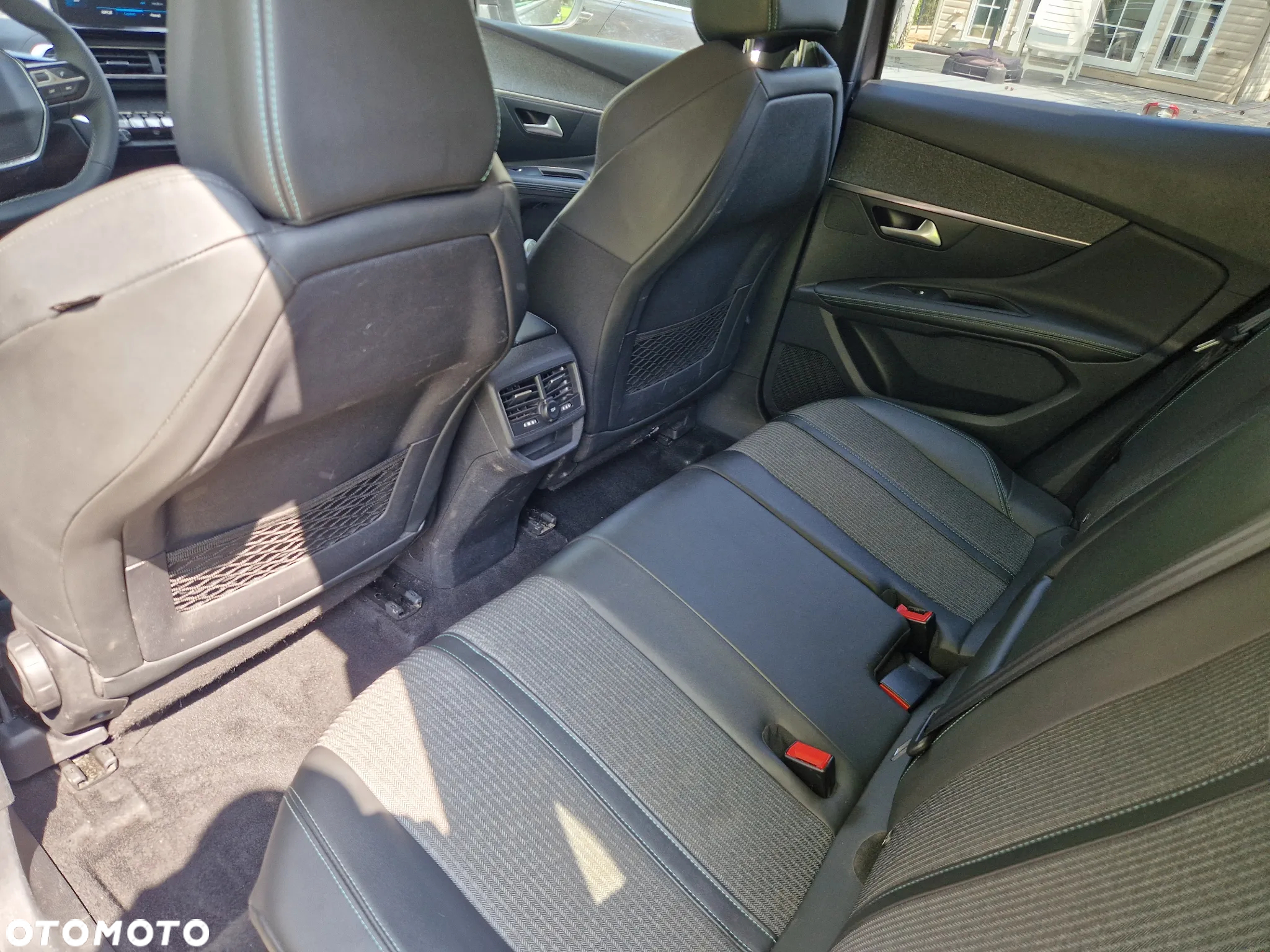 Peugeot 3008 1.5 BlueHDi Allure Pack S&S EAT8 - 26