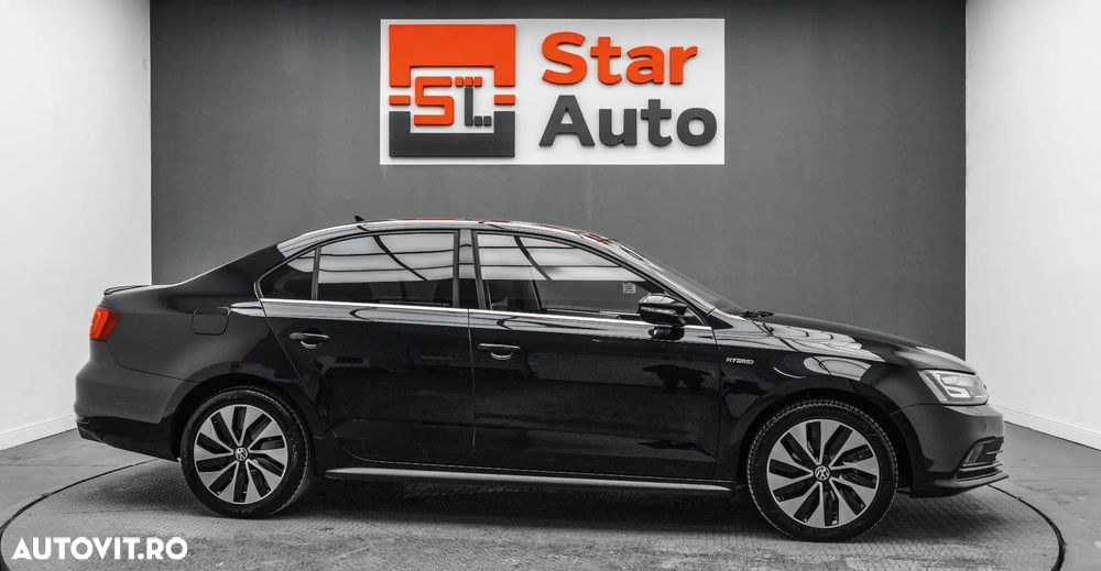 Volkswagen Jetta - 11