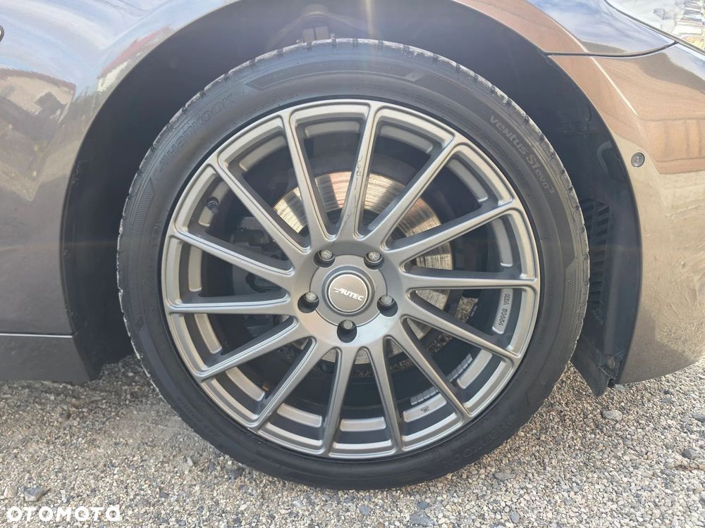 BMW Seria 5 520d - 29