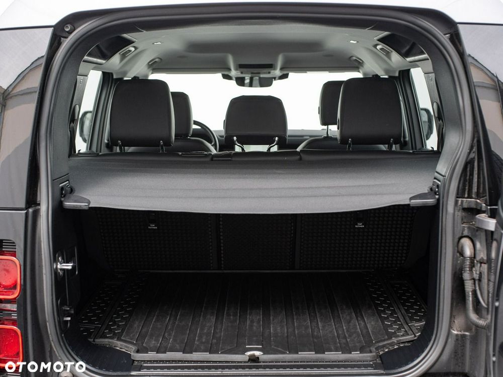 Land Rover Defender 3.0 D250 mHEV SE - 26