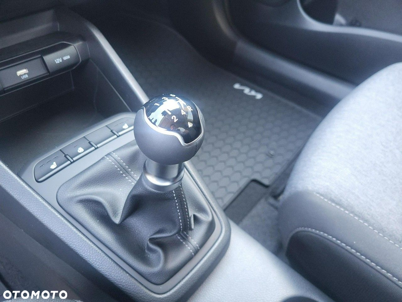Kia Stonic - 14