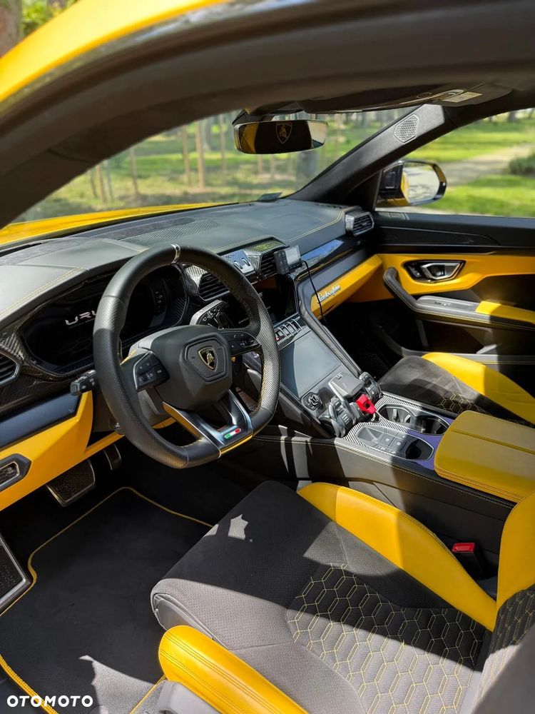 Lamborghini Urus - 21