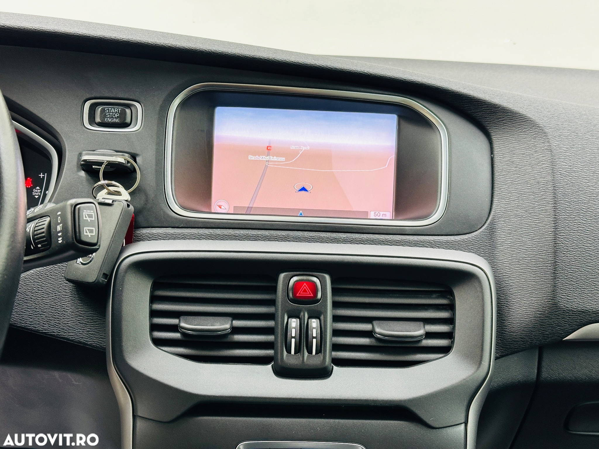 Volvo V40 - 25