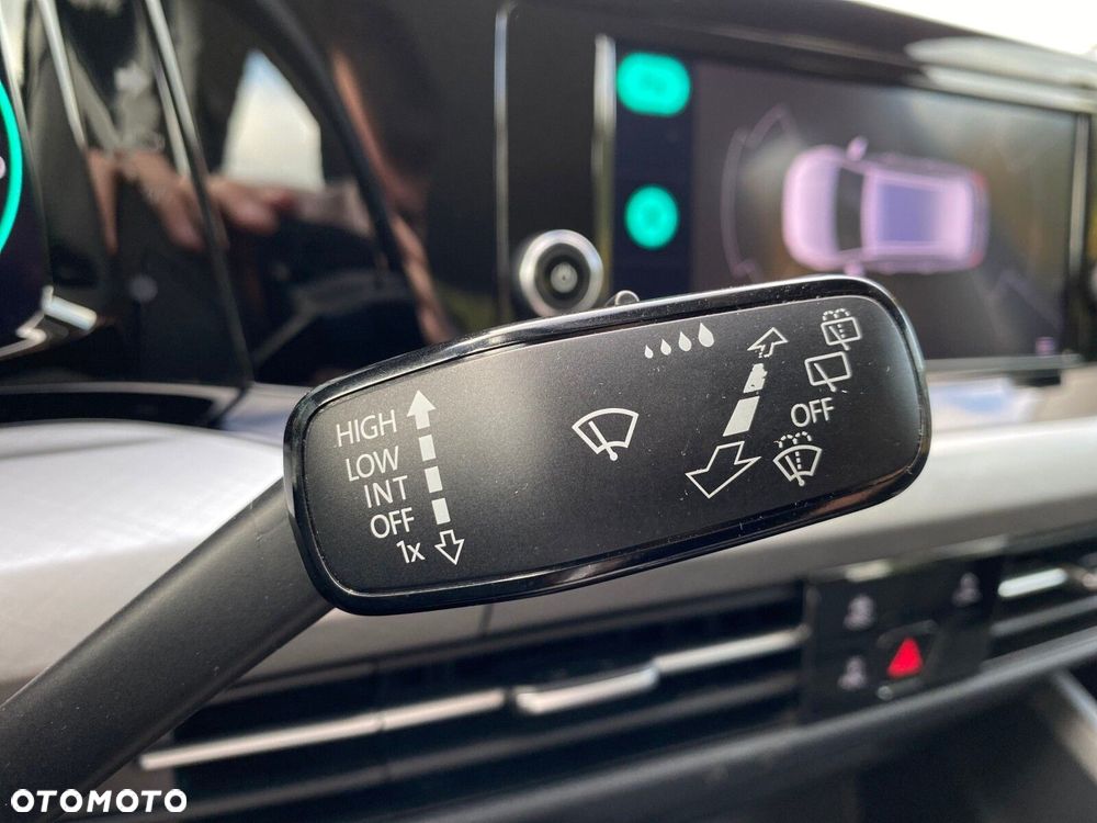 Volkswagen Golf 1.5 TSI EVO Life - 27