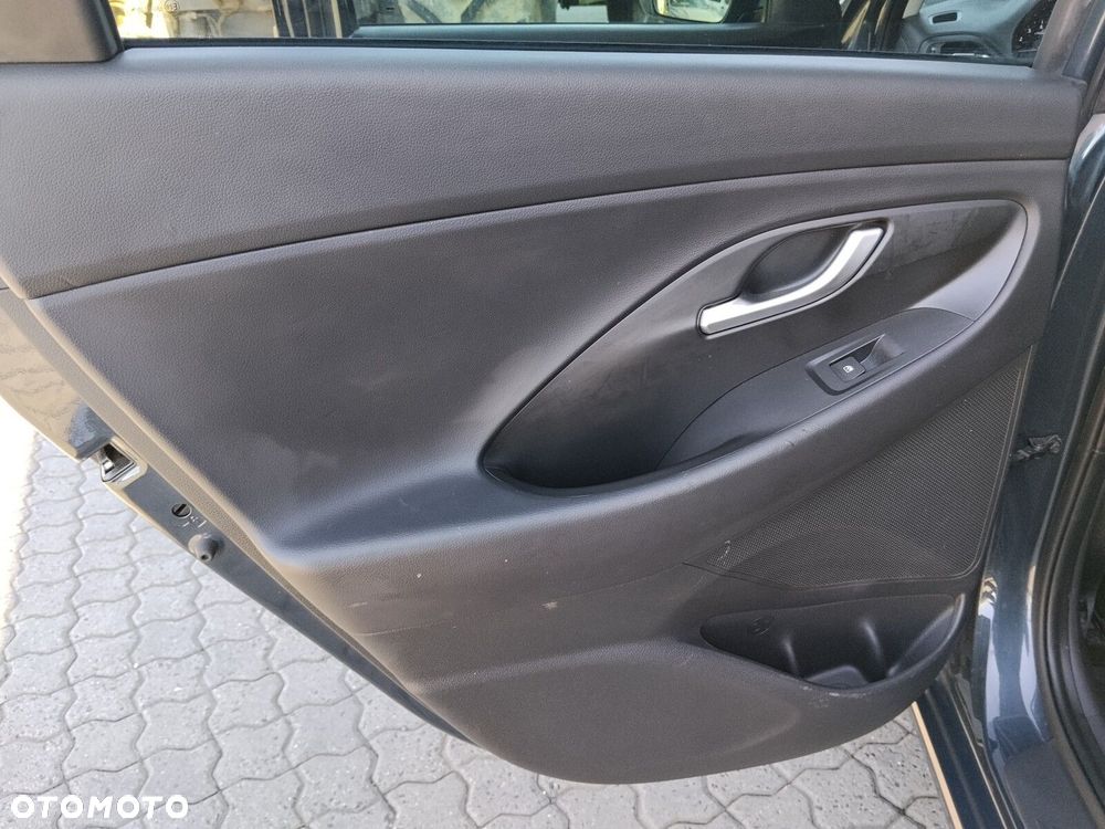 Hyundai i30 1.5 T-GDI 48V Smart - 38