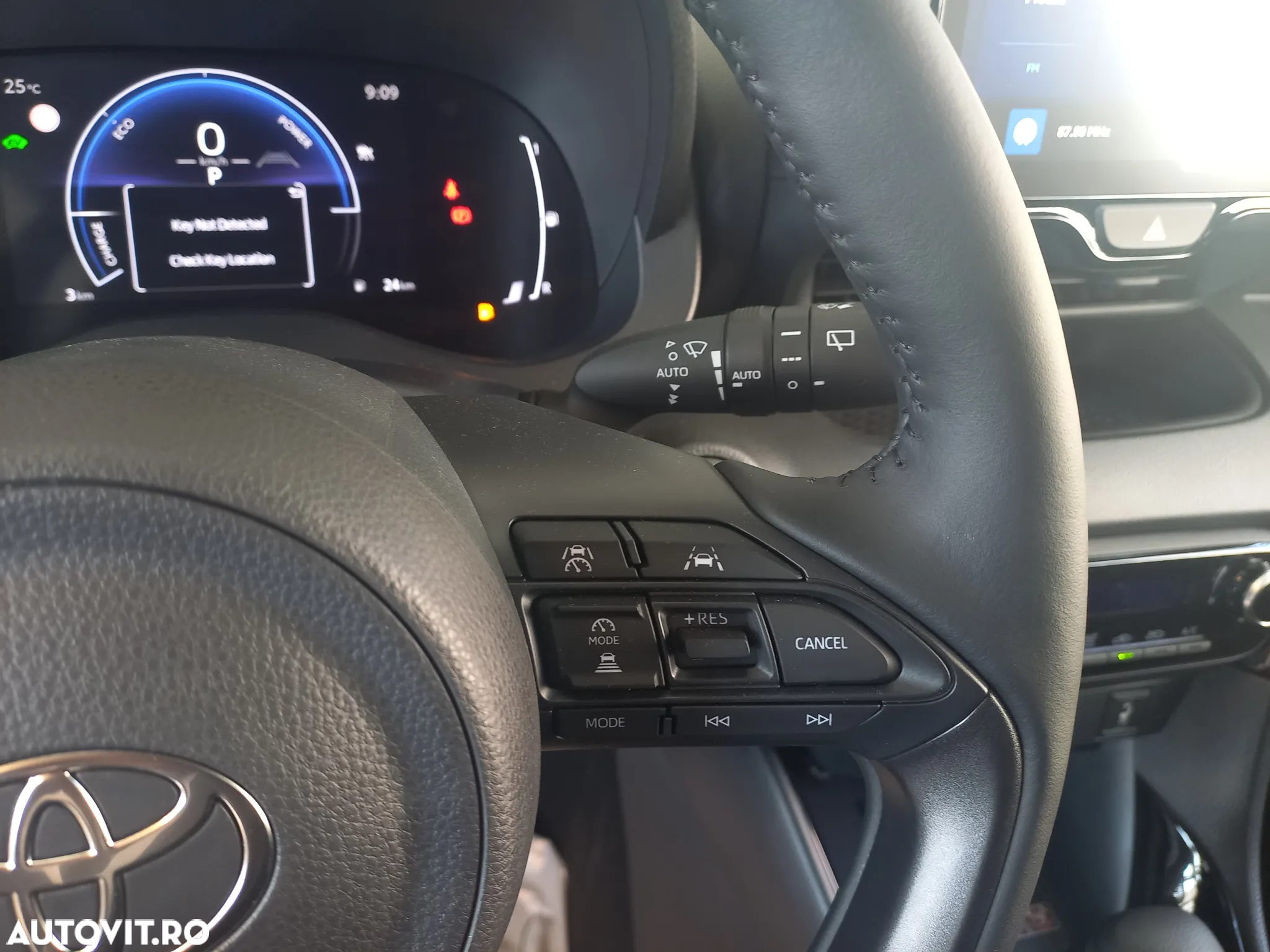 Toyota Yaris 1.5 VVT-i HSD Dynamic - 19