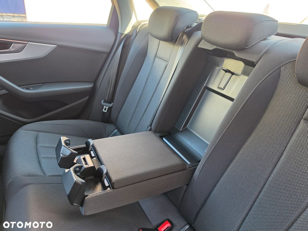 Audi A4 Limousine 1.4 TFSI Design S tronic - 13