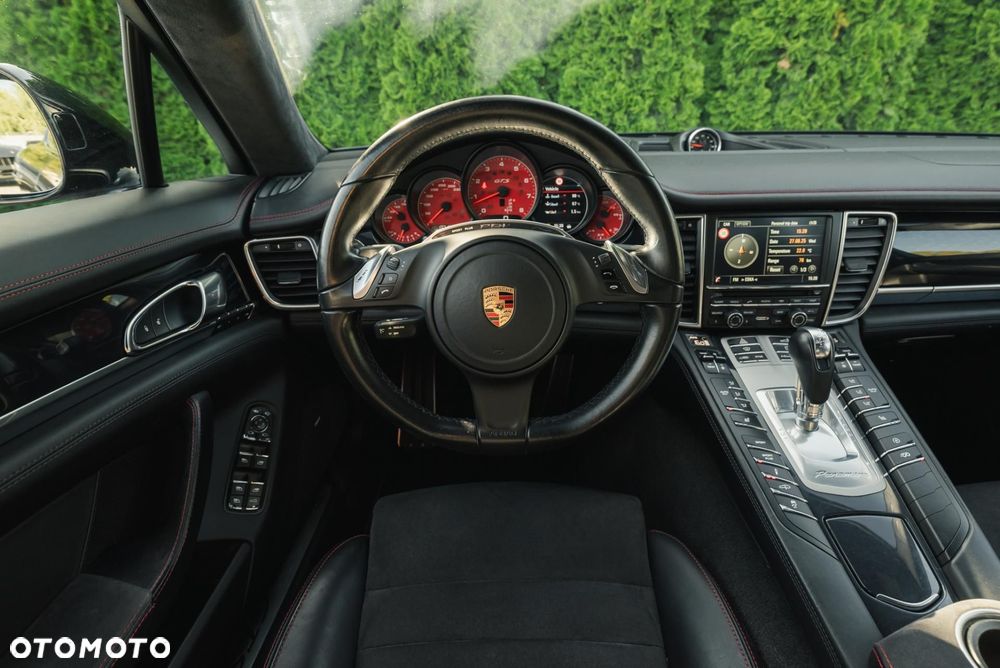 Porsche Panamera - 11