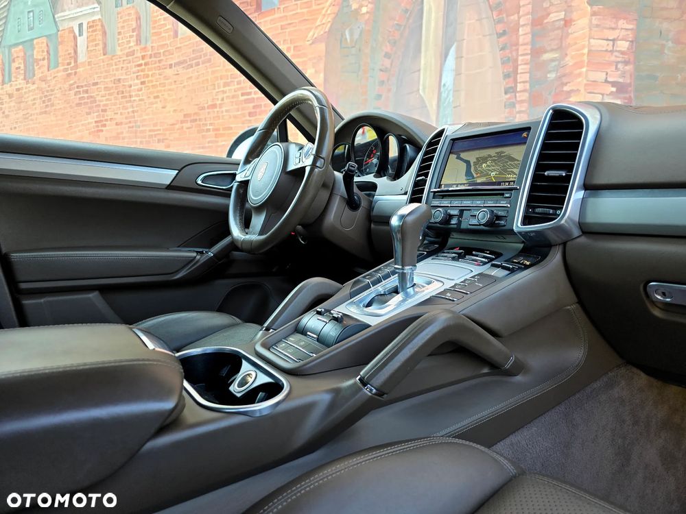 Porsche Cayenne - 10