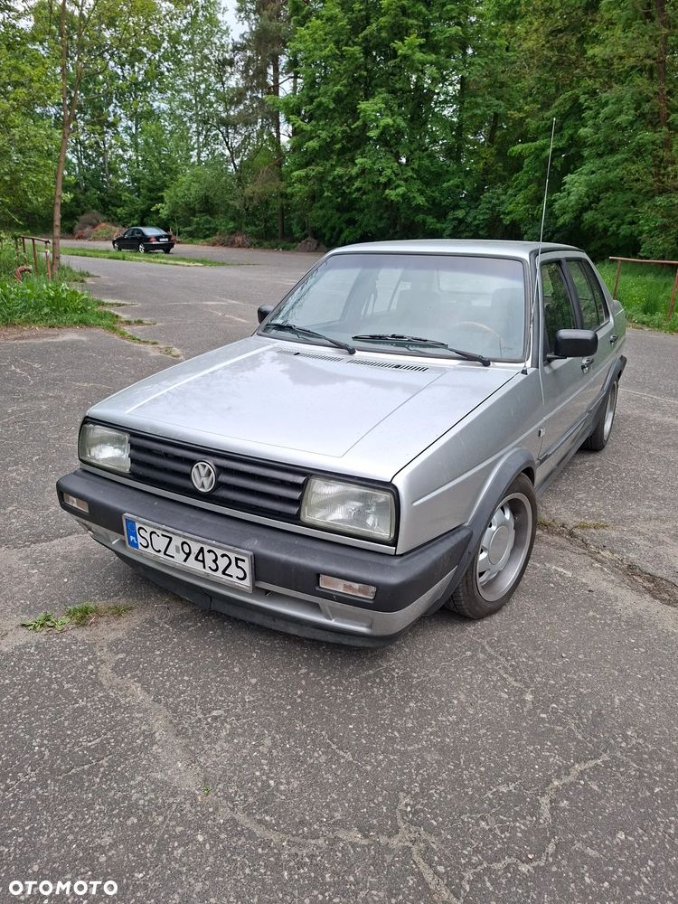 Volkswagen Jetta 1.8 GT - 2