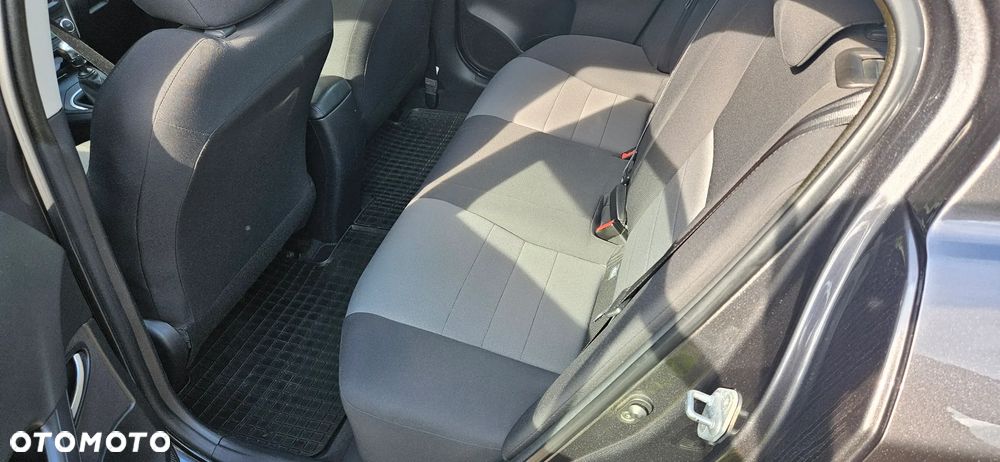 Toyota Avensis - 9