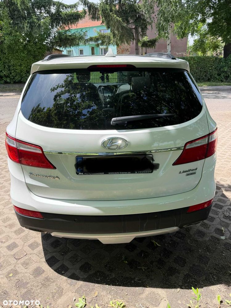 Hyundai Grand Santa Fe - 2