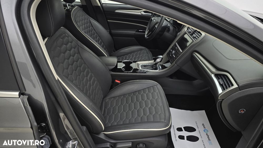 Ford Mondeo 2.0 HEV Vignale - 19