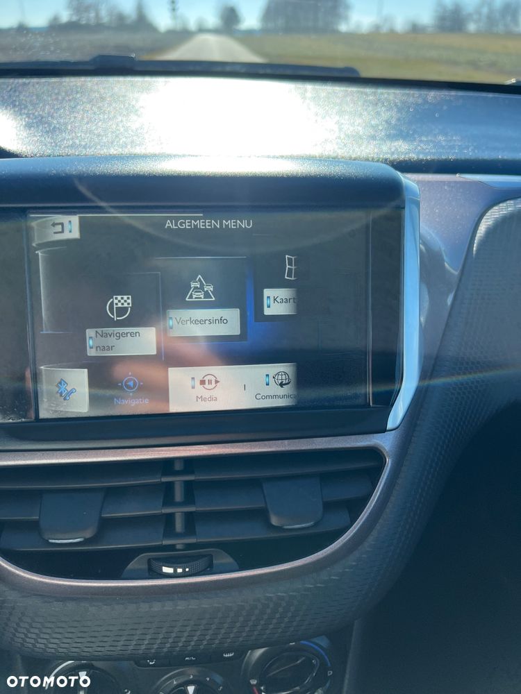 Peugeot 2008 PureTech 82 Urban Move - 10