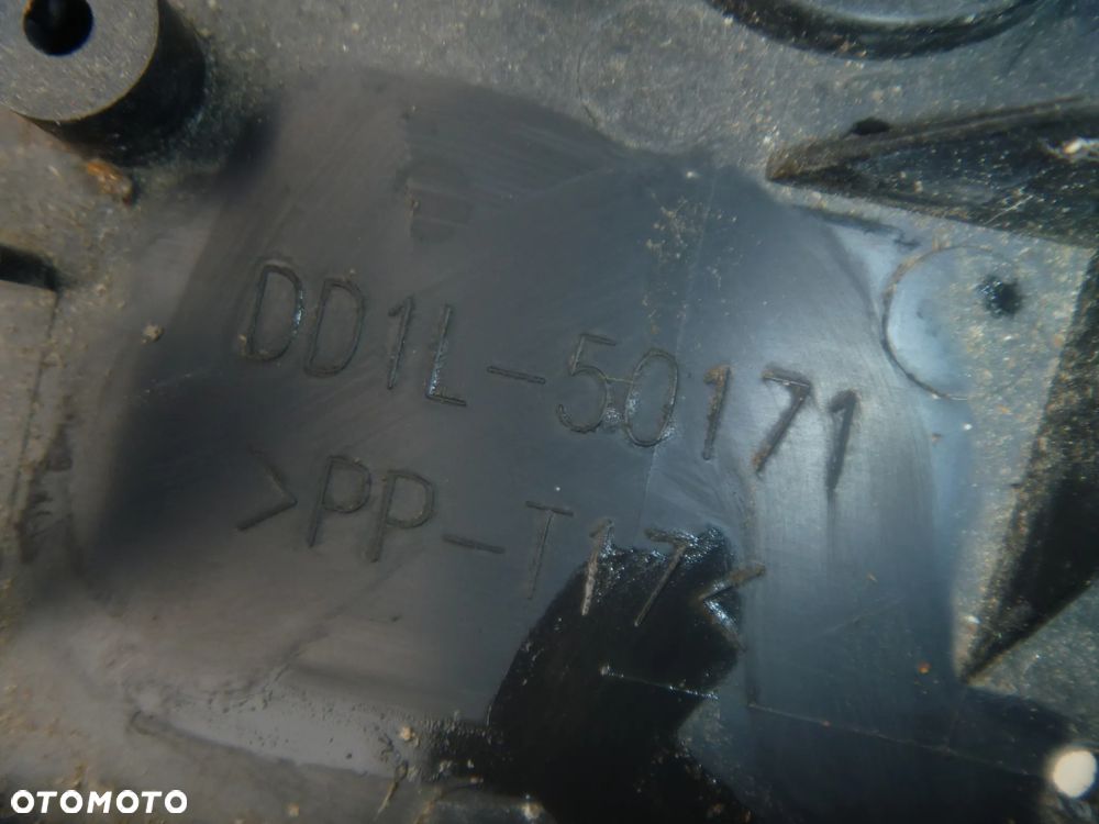 MAZDA CX-30 PODKŁDKA POD TABLICĘ REJESTRACYJNĄ ORYGINAŁ DD1L50171 - 5