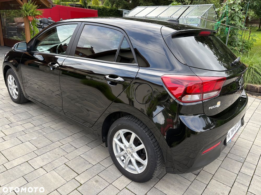 Kia Rio - 15
