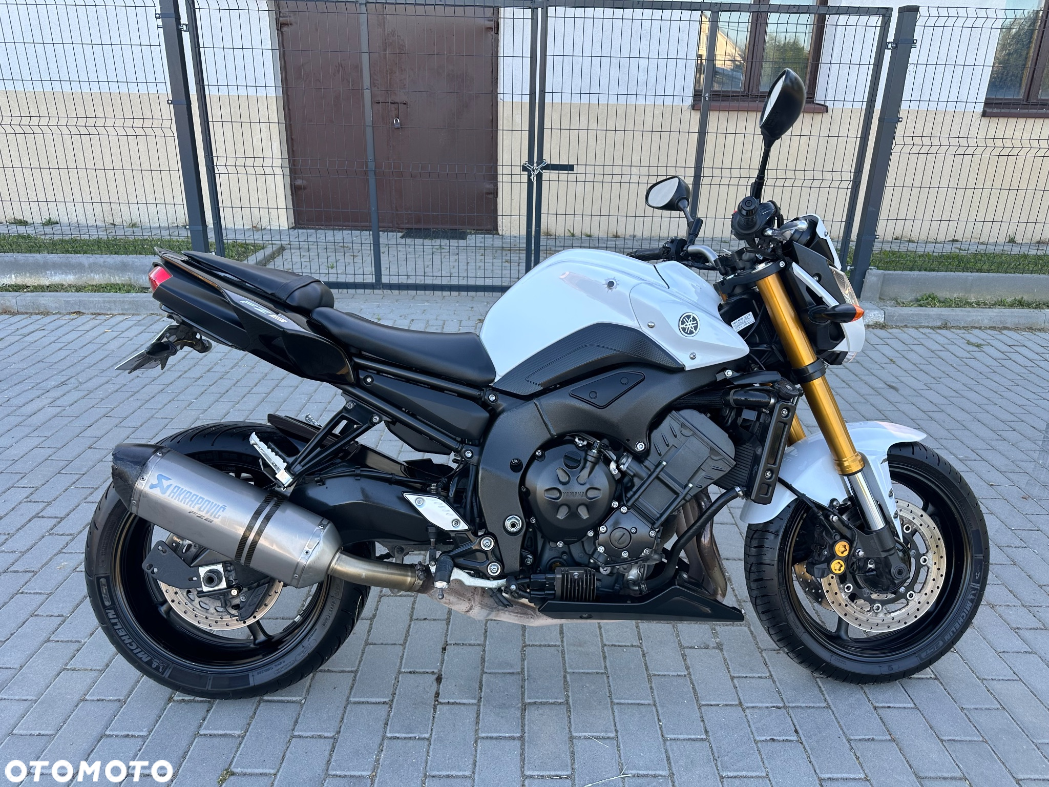 Yamaha FZ8 - 8