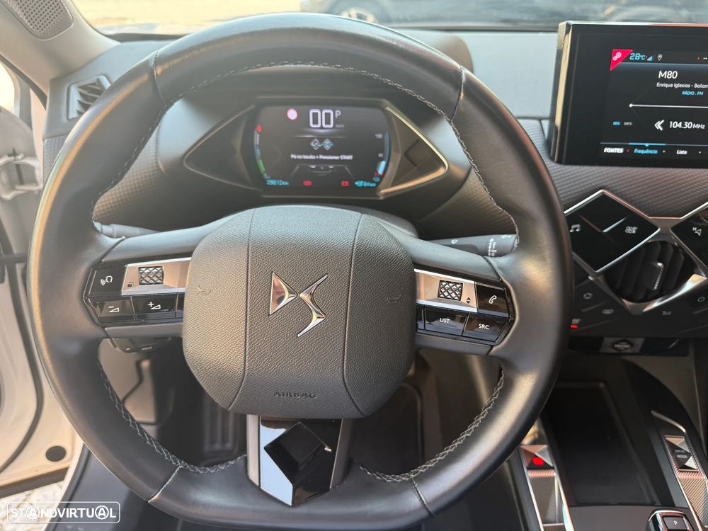 DS DS3 Crossback E-Tense Roofs of Paris - 14