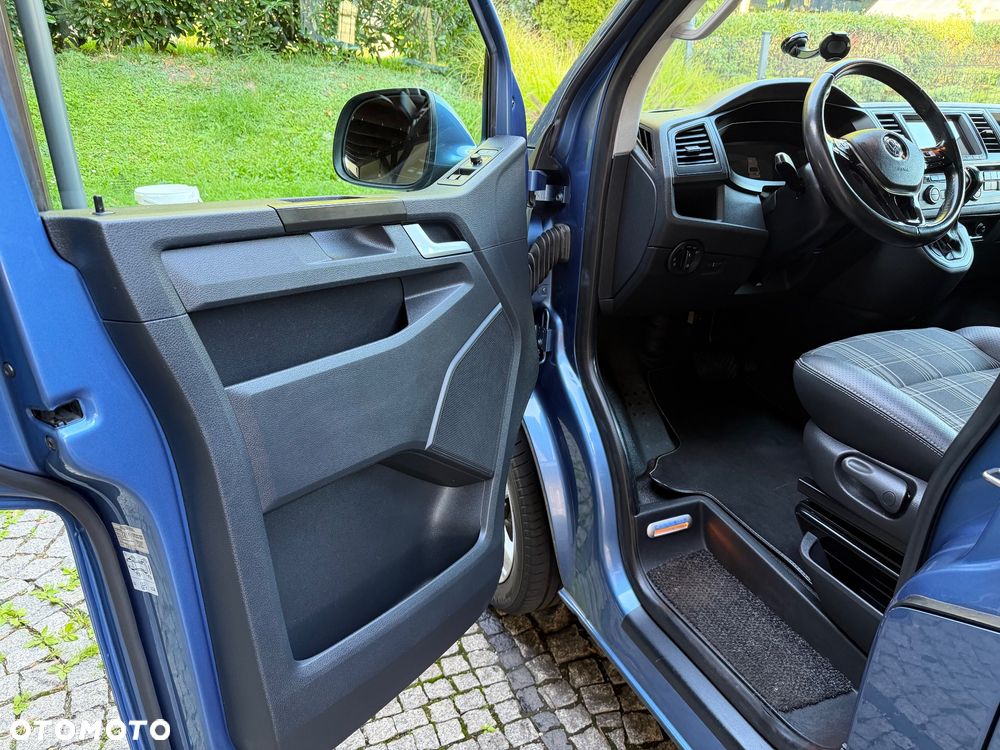 Volkswagen Caravelle - 15