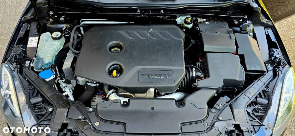 Volvo V40 D2 Momentum - 32