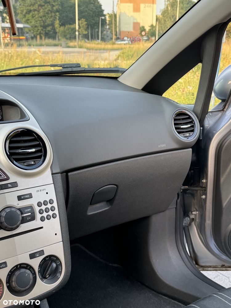 Opel Corsa 1.0 12V - 12