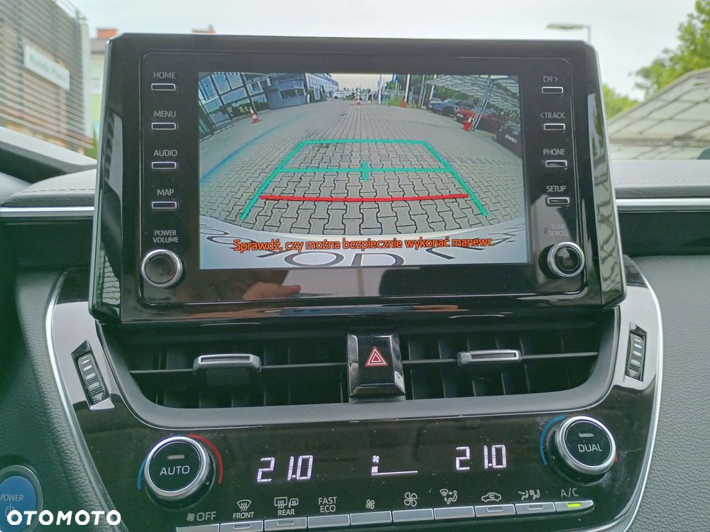 Toyota Corolla 1.8 Hybrid Executive - 23