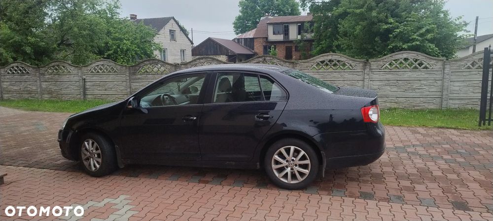 Volkswagen Jetta 1.6 TDI Comfortline - 3
