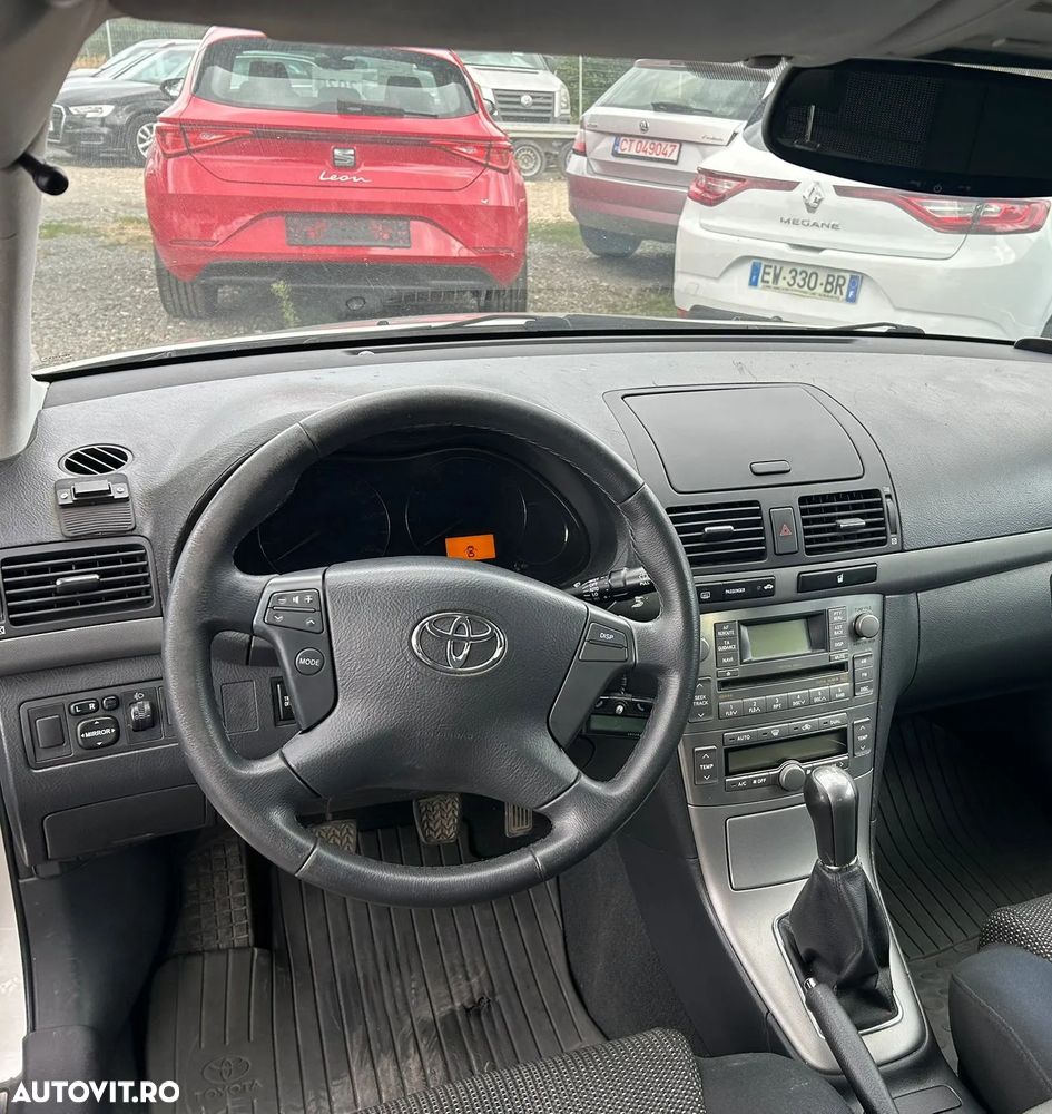 Toyota Avensis 1.8 Executiv - 2