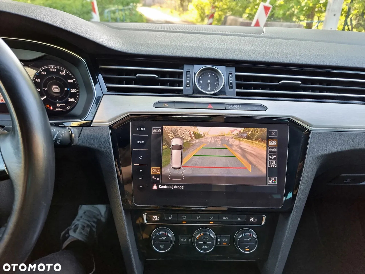 Volkswagen Passat - 24