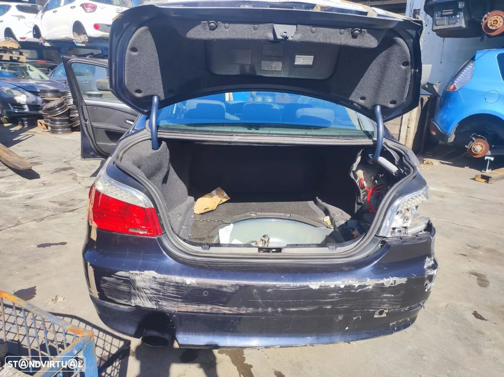 BMW E60 520D - Viatura para Peças - 4