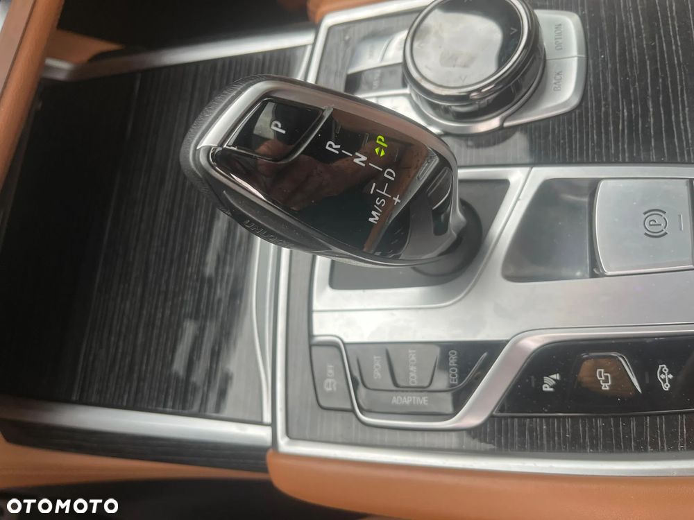 BMW Seria 7 750Li xDrive sport - 10