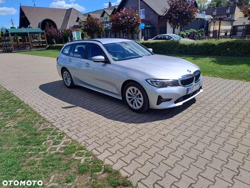 BMW Seria 3 318d - 11