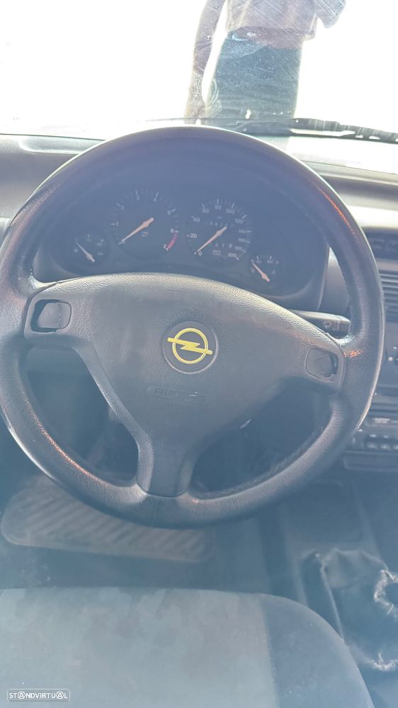 Opel Corsa 1.2 16V - 1