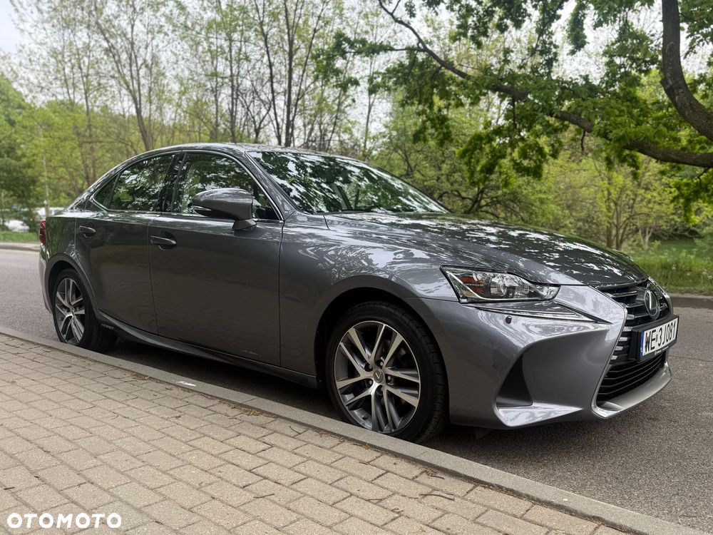 Lexus IS 300h Business Edition - 3