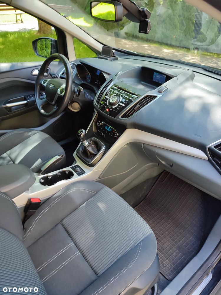 Ford Grand C-MAX - 12