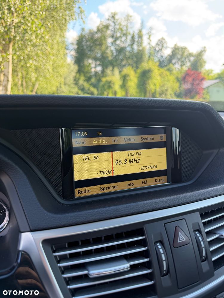 Mercedes-Benz Klasa E 300 CDI DPF BlueEFFICIENCY 7G-TRONIC Avantgarde - 26