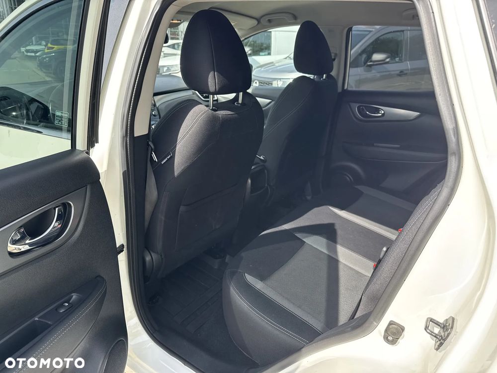Nissan Qashqai 1.3 DIG-T N-Connecta EU6d - 16