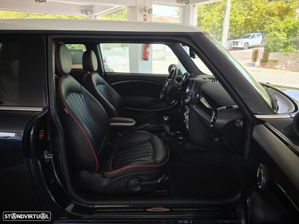 MINI 3 Portas John Cooper Works - 26