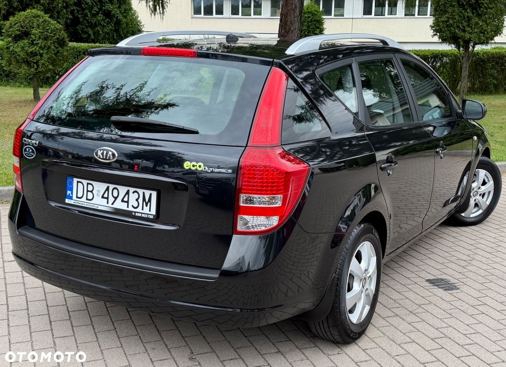 Kia Ceed 1.4 CVVT Dream-Team Edition - 27