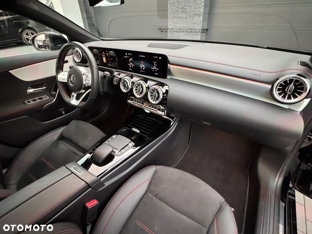 Mercedes-Benz CLA 220 d AMG Line 8G-DCT - 22