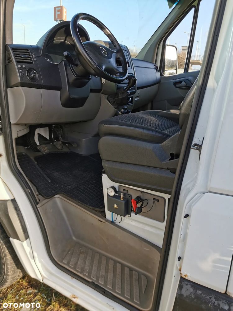 Mercedes-Benz Sprinter - 25
