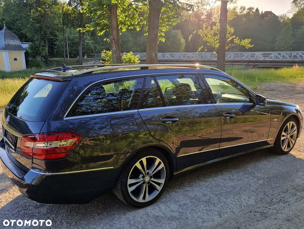 Mercedes-Benz Klasa E 350 CDI DPF 4Matic BlueEFFICIENCY 7G-TRONIC Avantgarde - 4