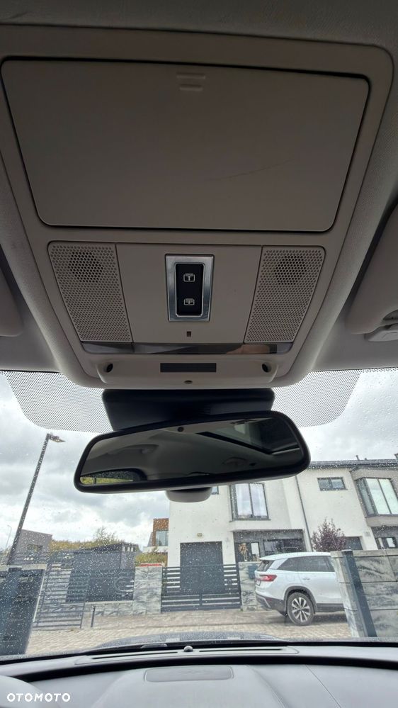 Jaguar F-Pace 2.0 i4D AWD R-Sport - 33