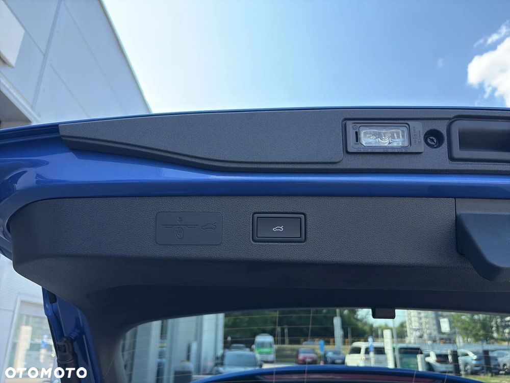 Volkswagen T-Roc 1.5 eTSI R-Line DSG - 28